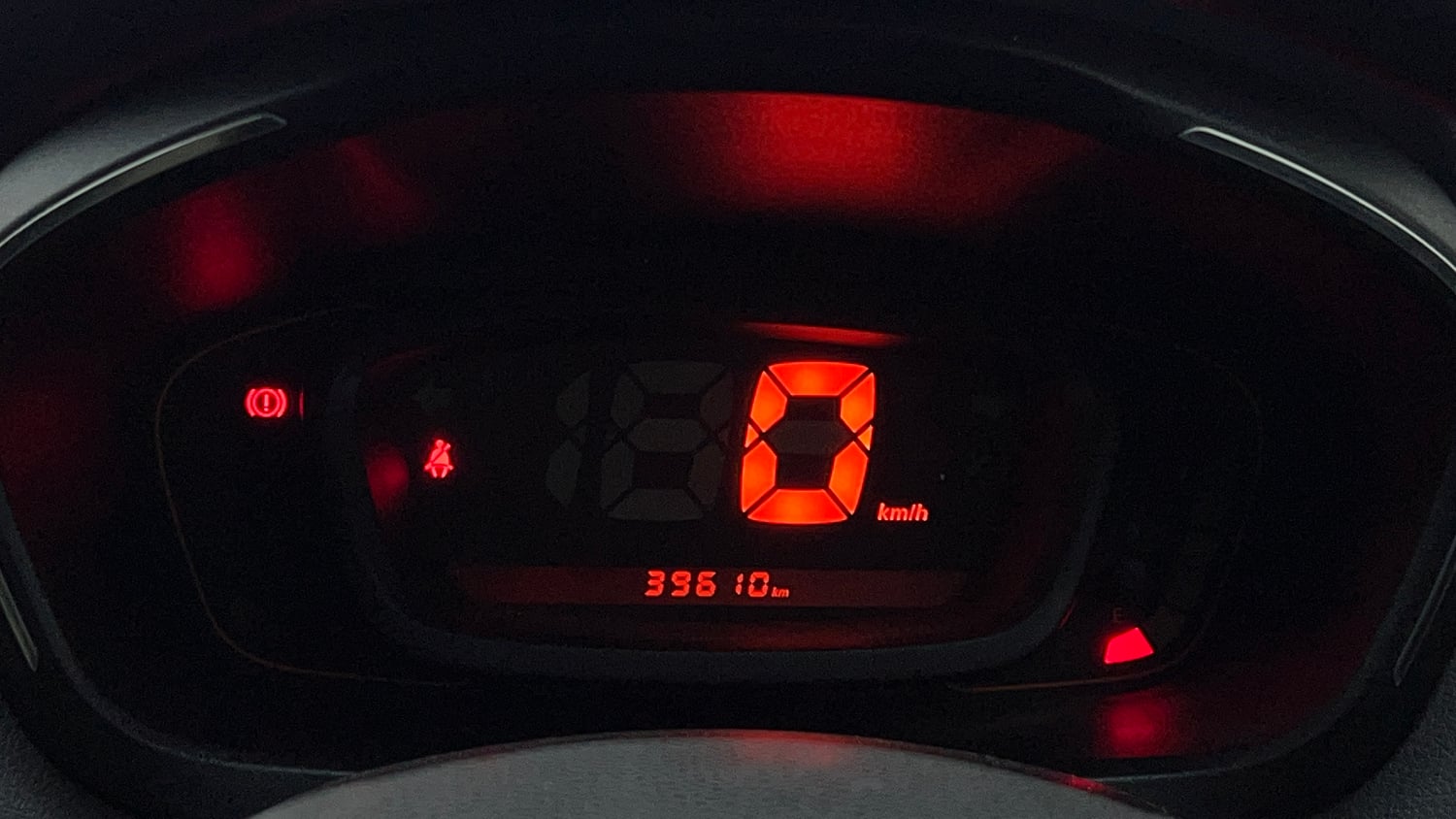 Used 2020 Renault Kwid RXT Opt Petrol Manual interior CLUSTERMETER VIEW
