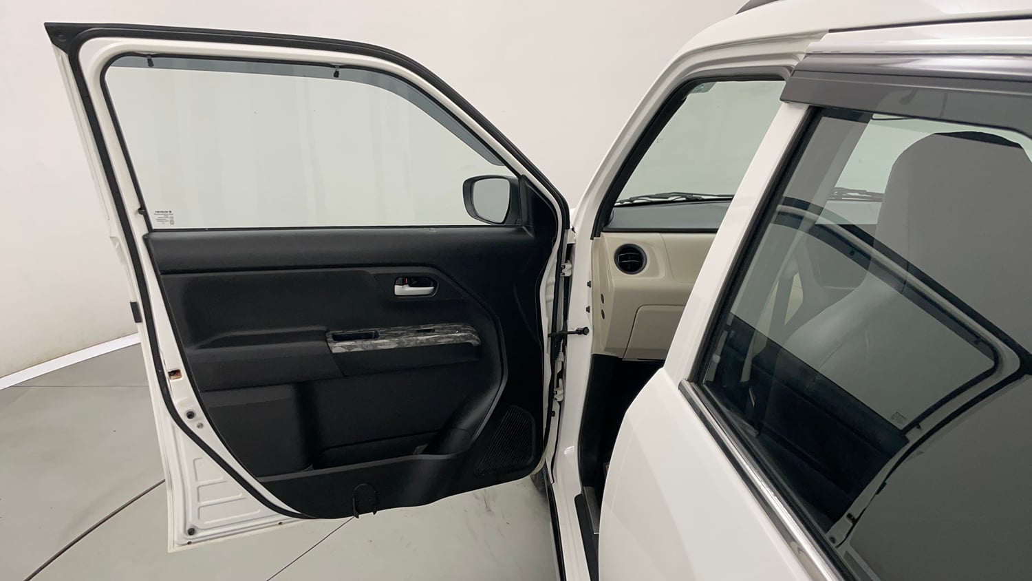 Used 2022 Maruti Suzuki Wagon R VXI 1.0 Petrol Manual interior LEFT FRONT DOOR OPEN VIEW