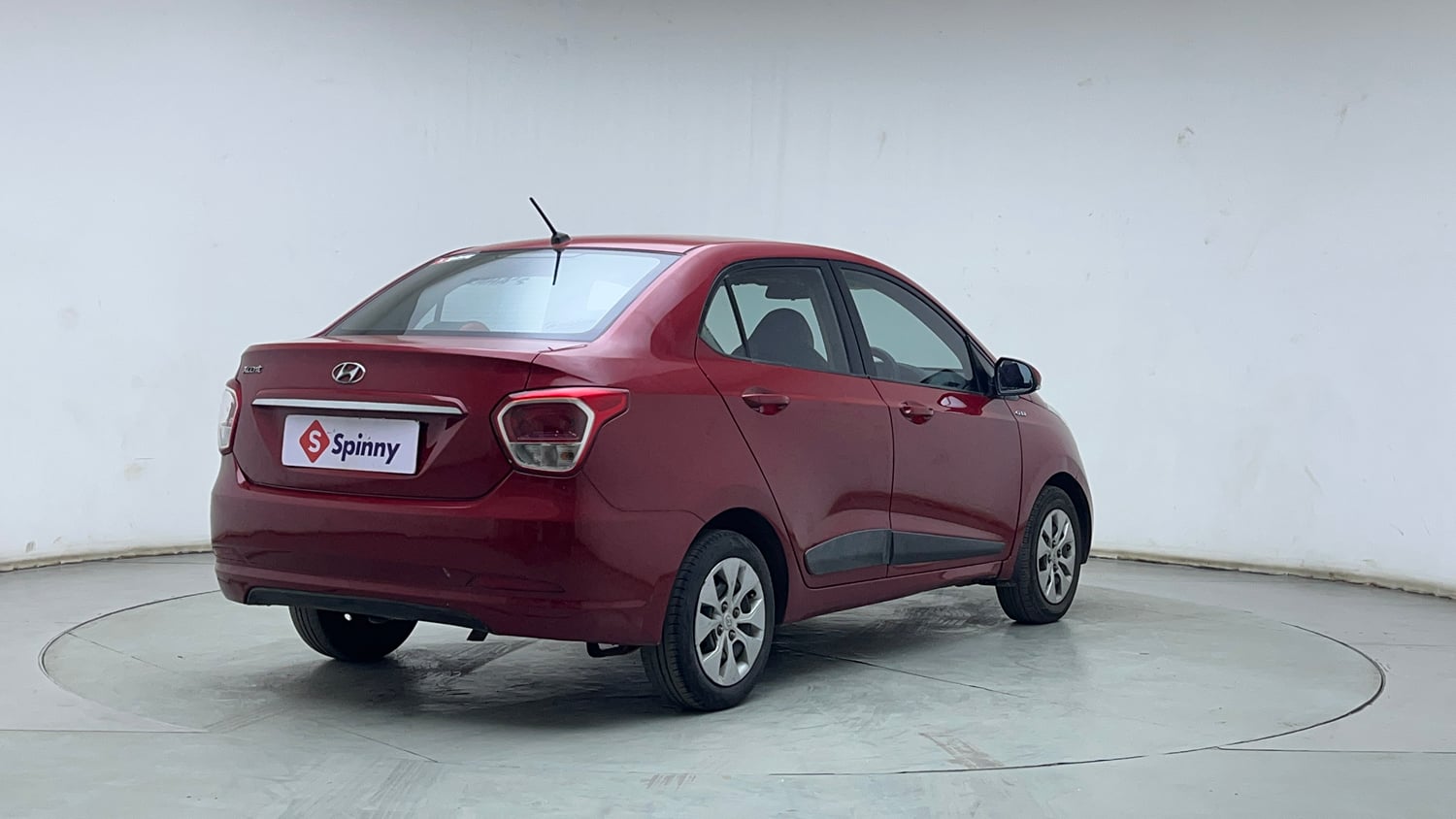Used 2015 Hyundai Xcent S 1.1 CRDi Diesel Manual exterior RIGHT REAR CORNER VIEW