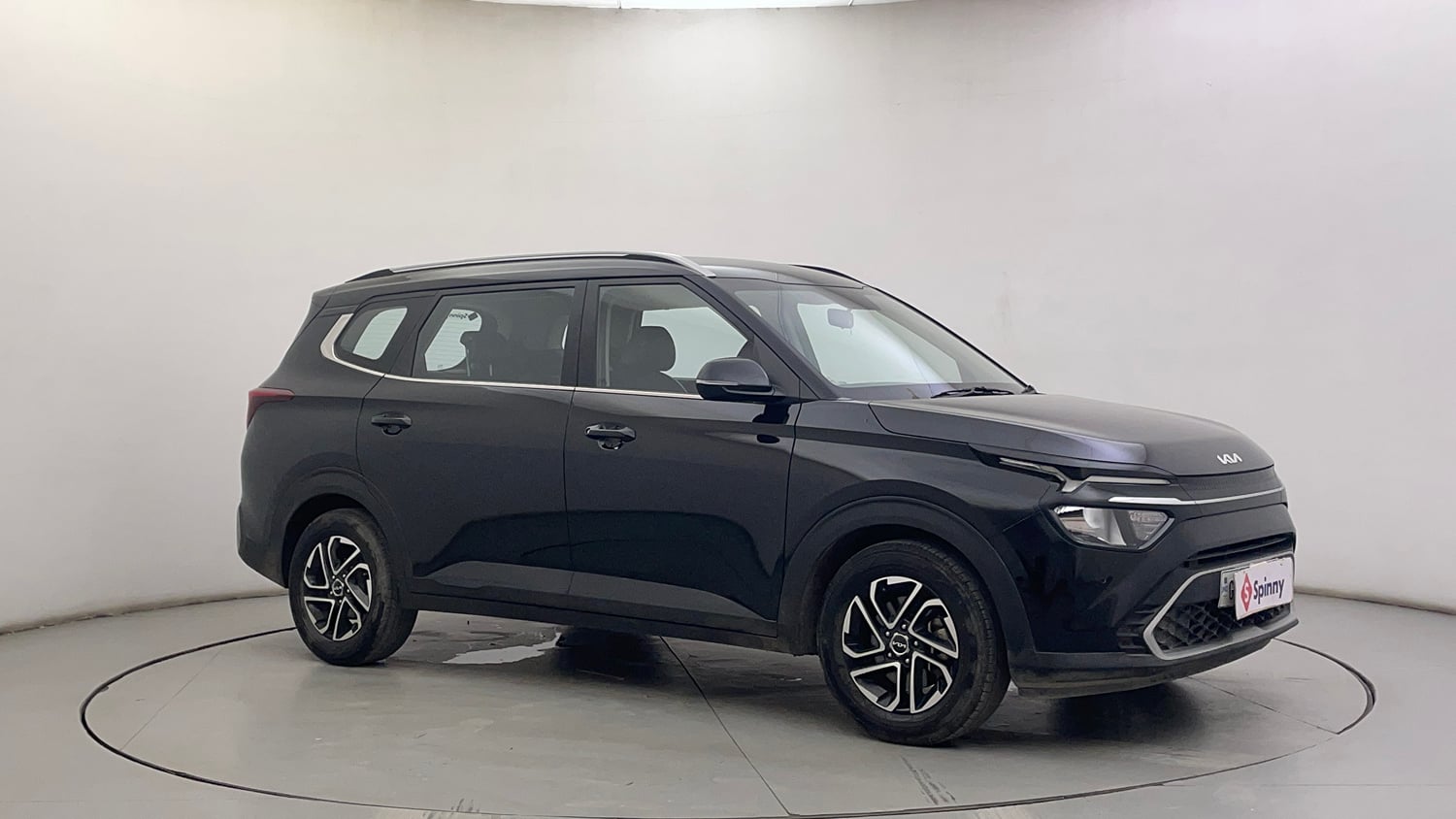 Used 2023 Kia Carens Prestige Plus 1.5 Diesel iMT 7 STR Diesel Manual exterior RIGHT FRONT CORNER VIEW