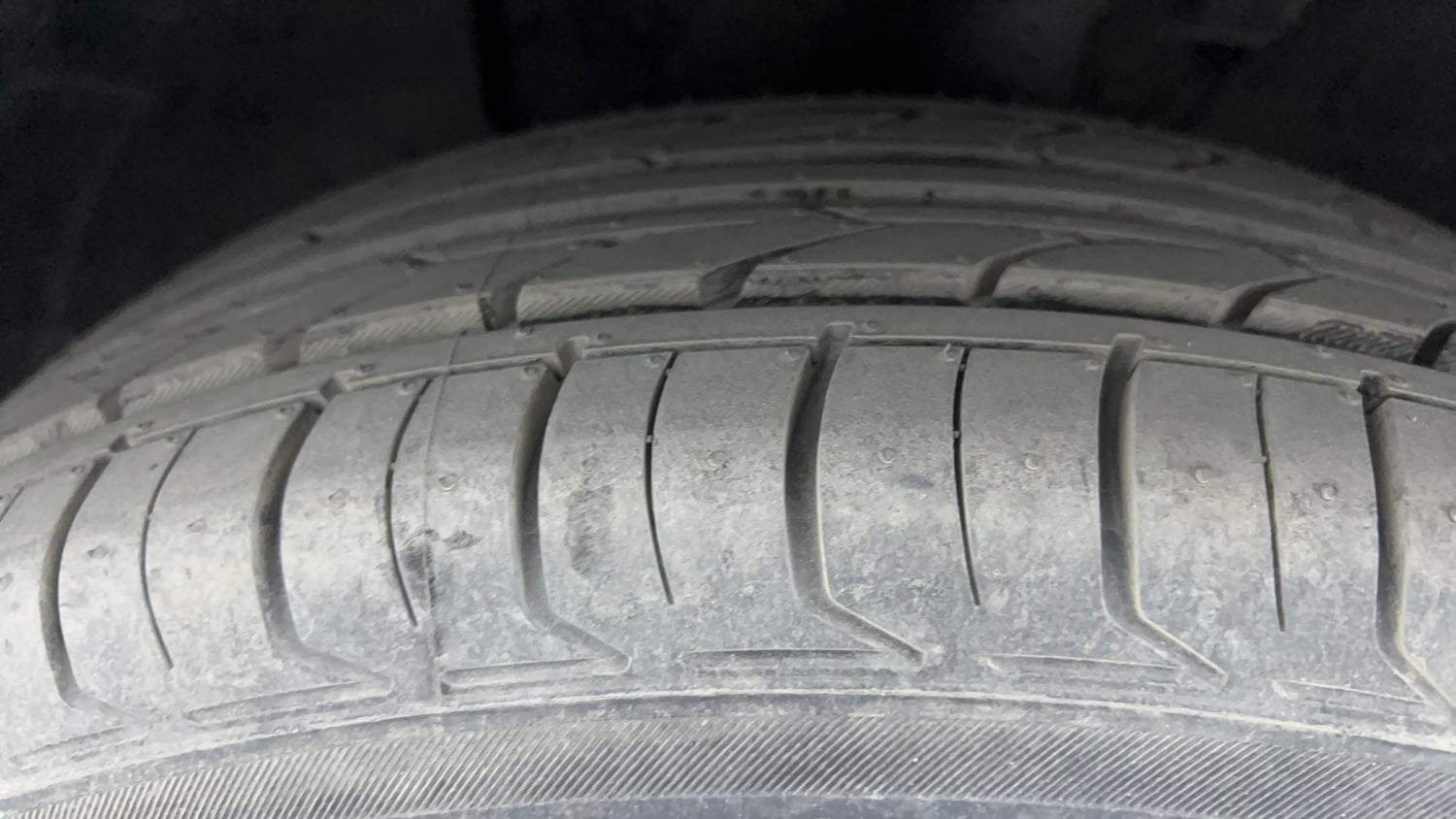 Used 2023 Kia Carens Prestige Plus 1.5 Diesel MT 7 STR Diesel Manual tyres LEFT FRONT TYRE TREAD VIEW