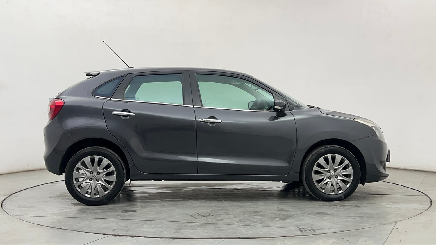 Used 2017 Maruti Suzuki Baleno Alpha 1.2 Petrol Manual exterior RIGHT SIDE VIEW