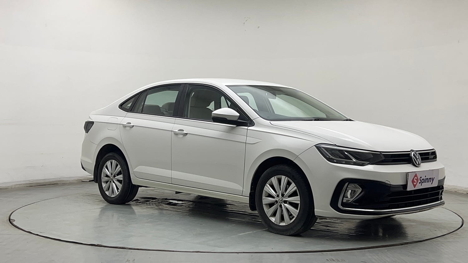 Used 2022 Volkswagen Virtus Highline 1.0 TSI AT Petrol Automatic exterior RIGHT FRONT CORNER VIEW