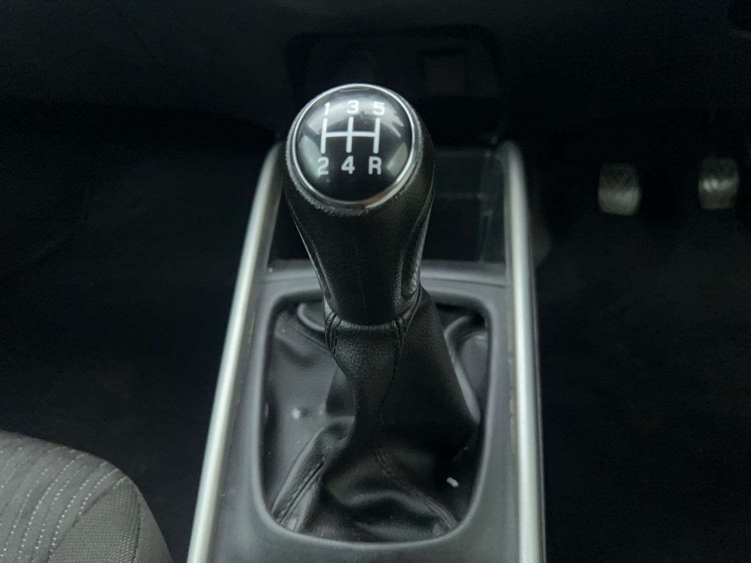Used 2017 Maruti Suzuki Baleno Alpha 1.2 Petrol Manual interior GEAR  KNOB VIEW