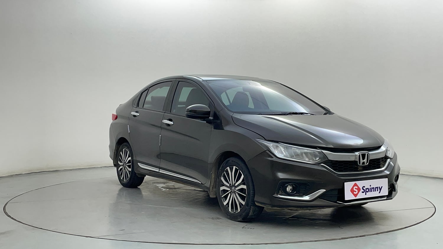 Used 2018 Honda City ZX CVT Petrol Petrol Automatic exterior RIGHT FRONT CORNER VIEW