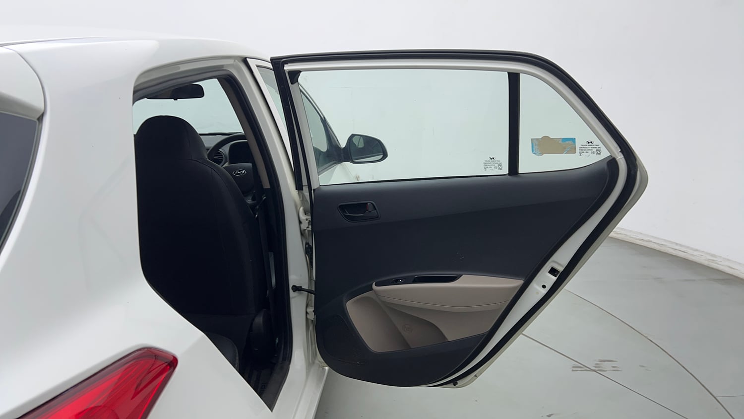 Used 2018 Hyundai Grand i10 Magna 1.2 Kappa VTVT Petrol Manual interior RIGHT REAR DOOR OPEN VIEW