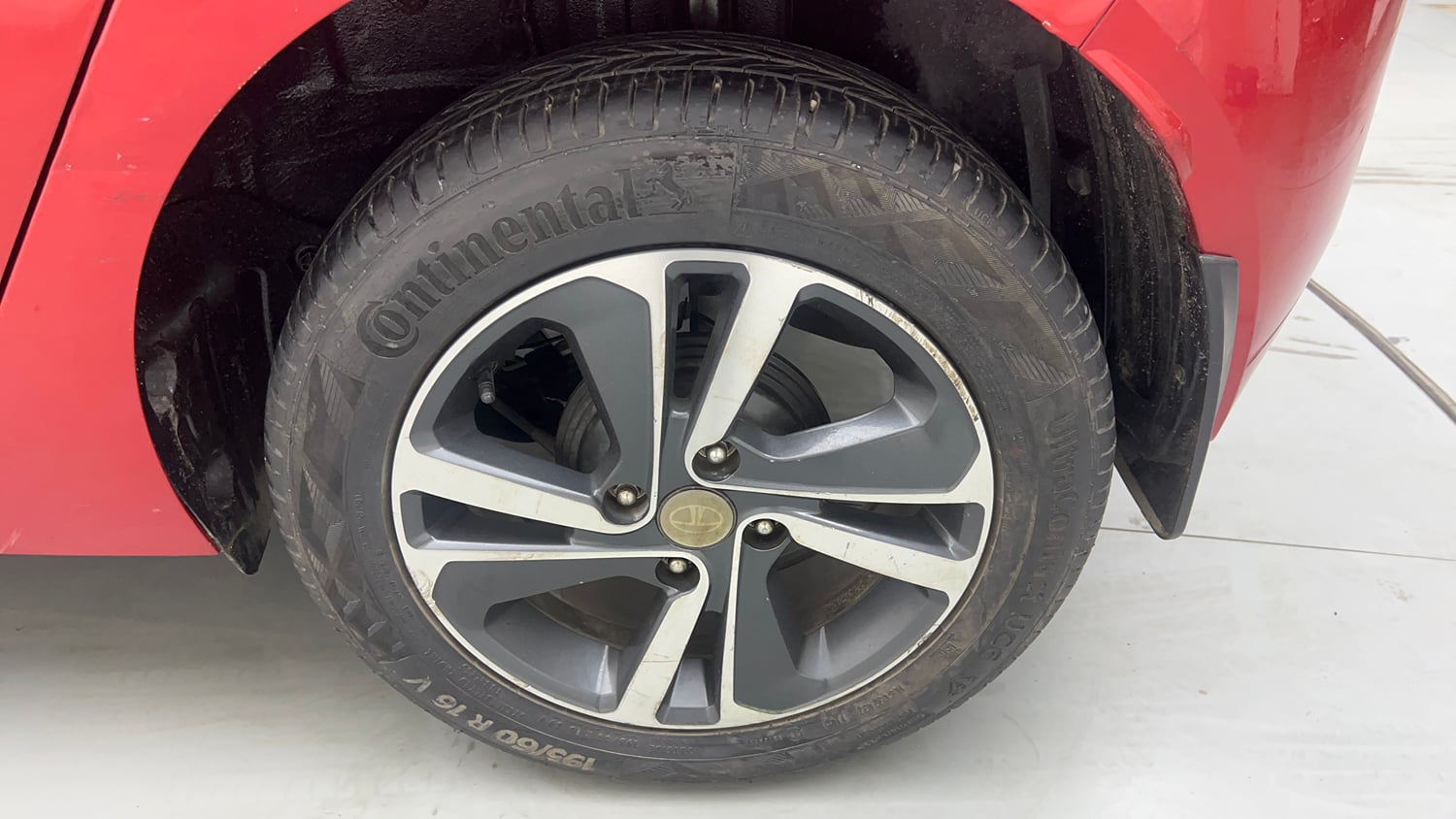 Used 2021 Tata Altroz XZ Diesel Diesel Manual tyres LEFT REAR TYRE RIM VIEW