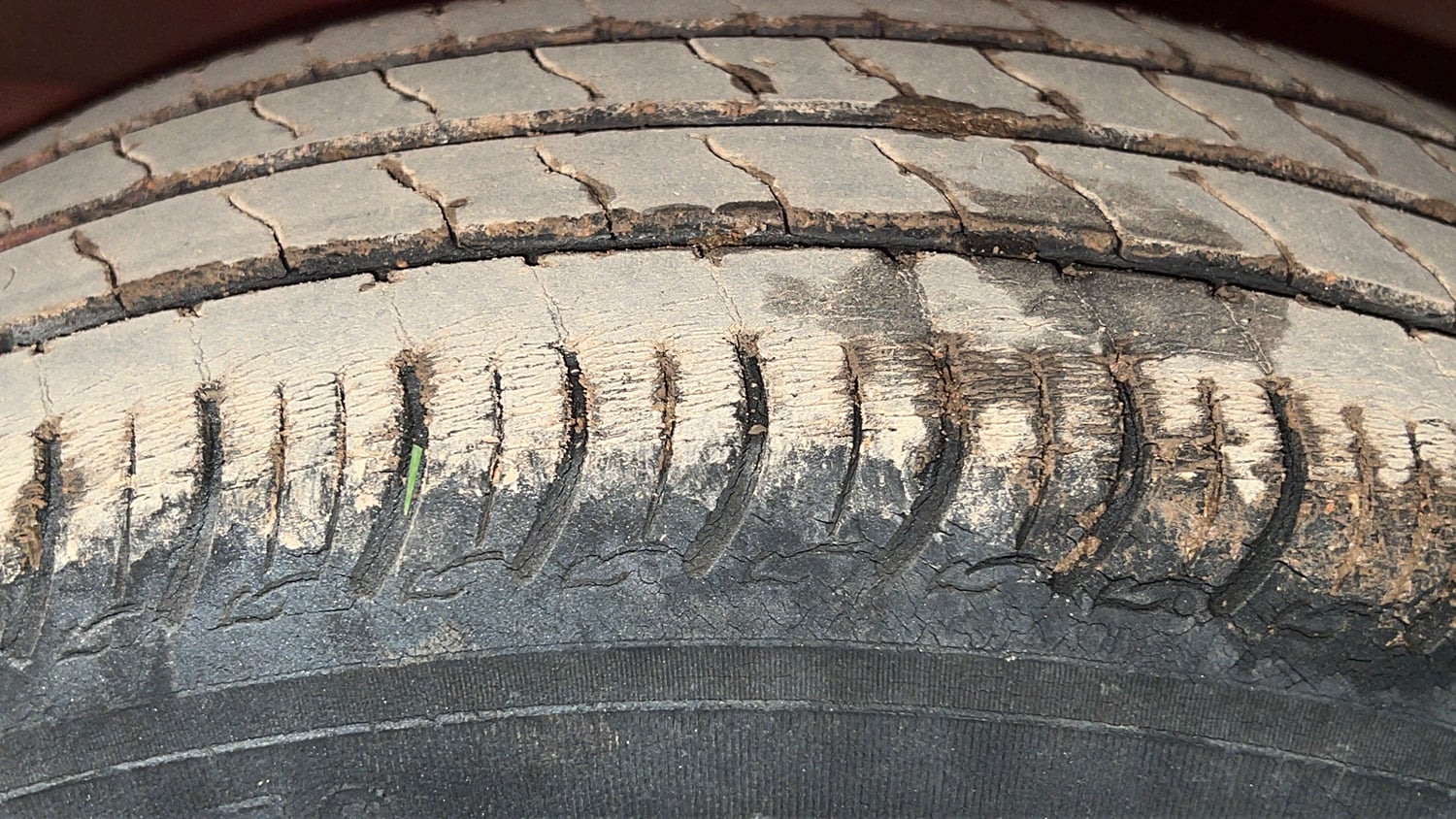 Used 2019 Maruti Suzuki S-Presso VXi Petrol Manual tyres LEFT FRONT TYRE TREAD VIEW