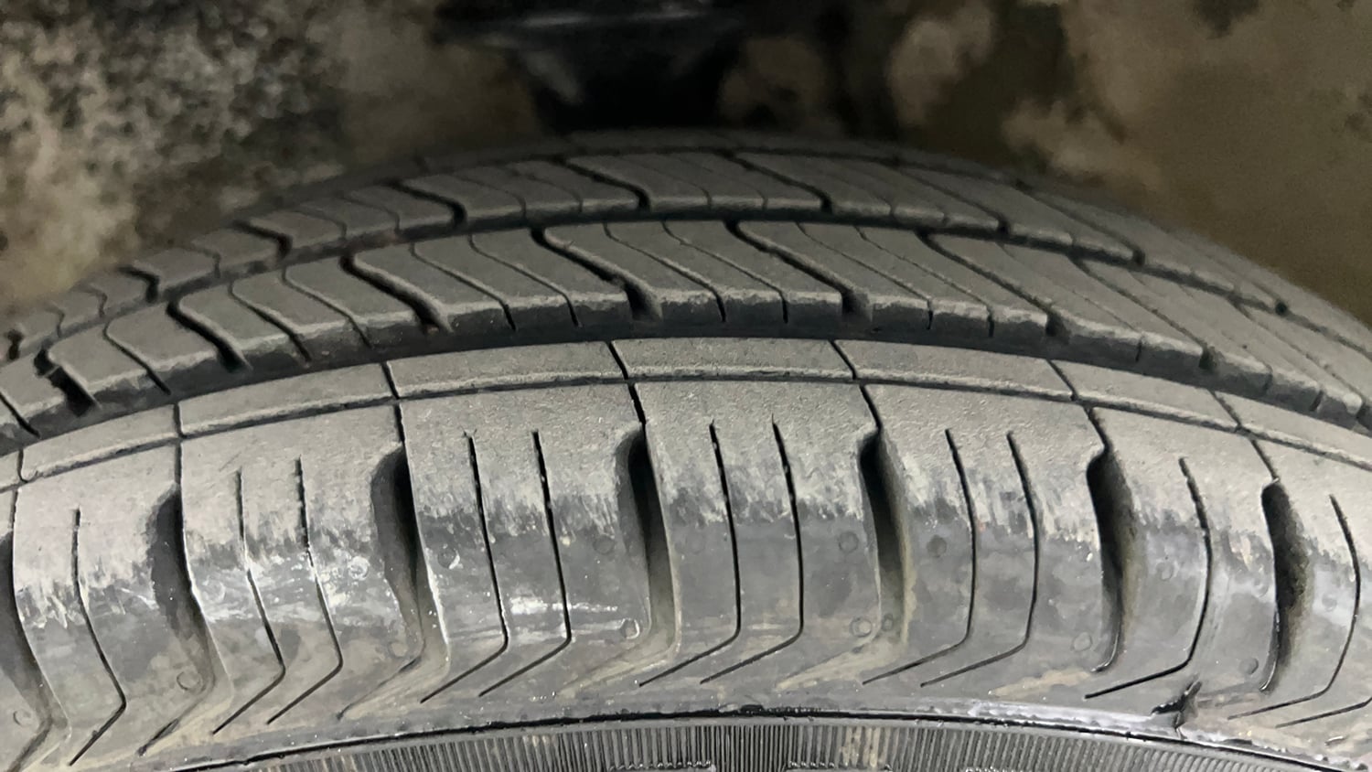 Used 2016 Maruti Suzuki Alto 800 Lxi Petrol Manual tyres LEFT FRONT TYRE TREAD VIEW
