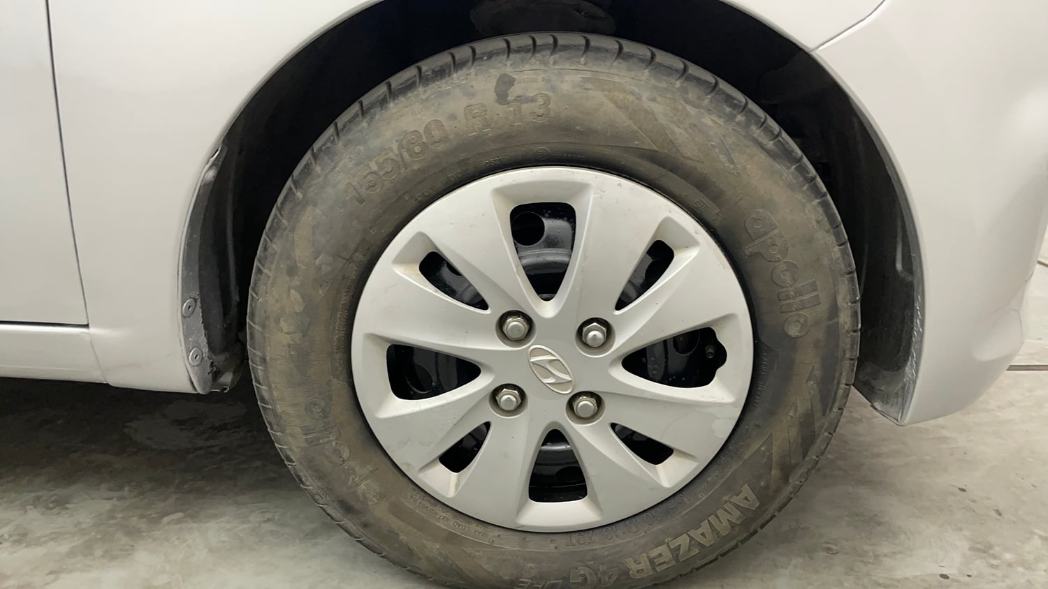 Used 2012 Hyundai i10 Magna 1.2 Kappa2 Petrol Manual tyres RIGHT FRONT TYRE RIM VIEW