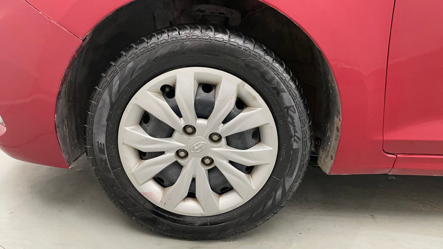 Used 2018 Hyundai Verna EX 1.4 VTVT Petrol Manual tyres LEFT FRONT TYRE RIM VIEW