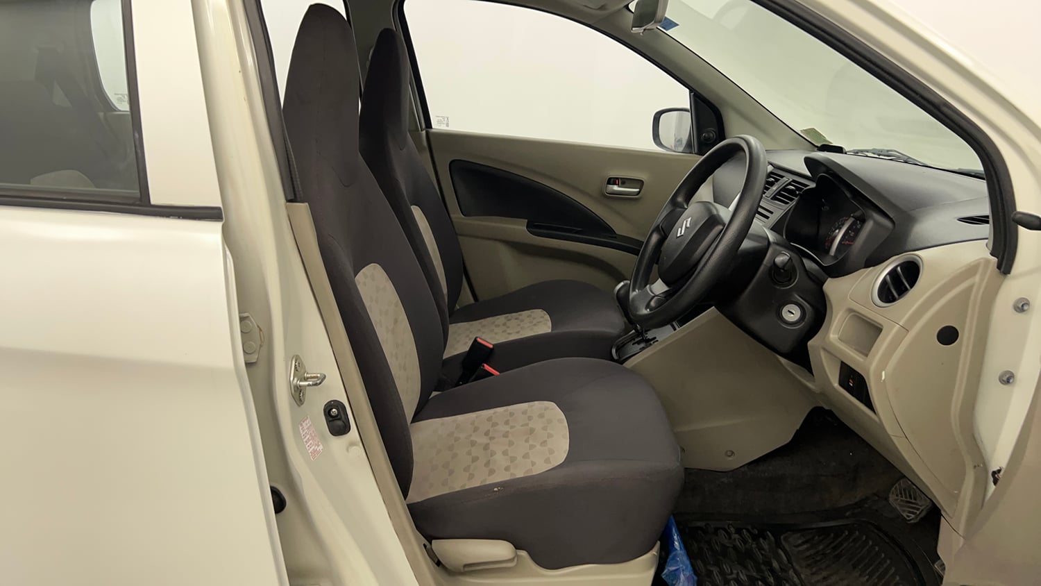 Used 2015 Maruti Suzuki Celerio VXi AMT Petrol Automatic interior RIGHT SIDE FRONT DOOR CABIN VIEW