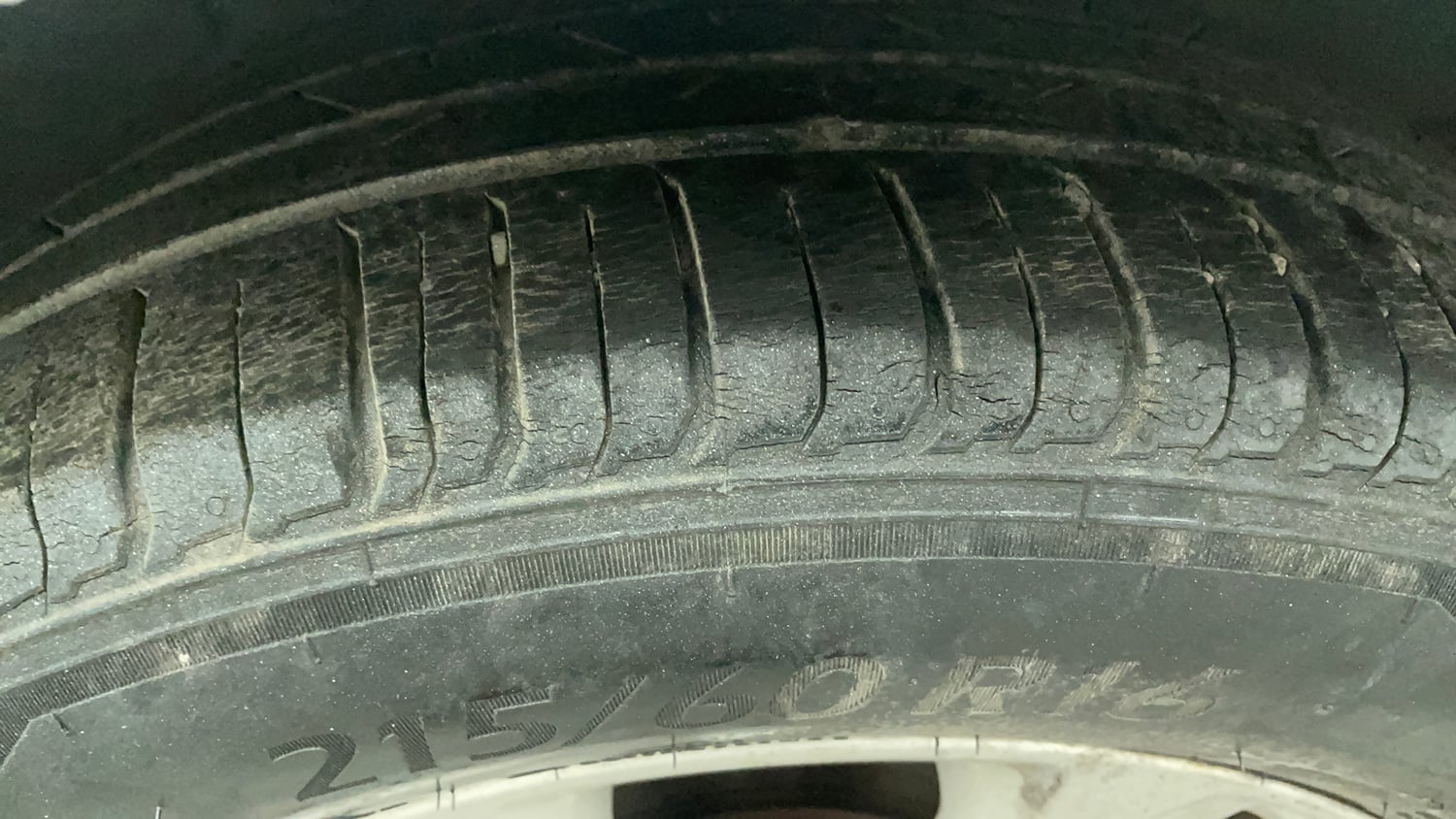 Used 2019 Ford EcoSport Titanium 1.5L TDCi Diesel Manual tyres LEFT FRONT TYRE TREAD VIEW