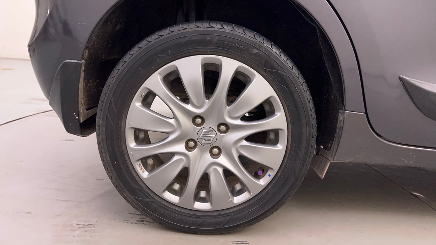 Used 2018 Maruti Suzuki Baleno Alpha 1.2 AT Petrol Automatic tyres RIGHT REAR TYRE RIM VIEW