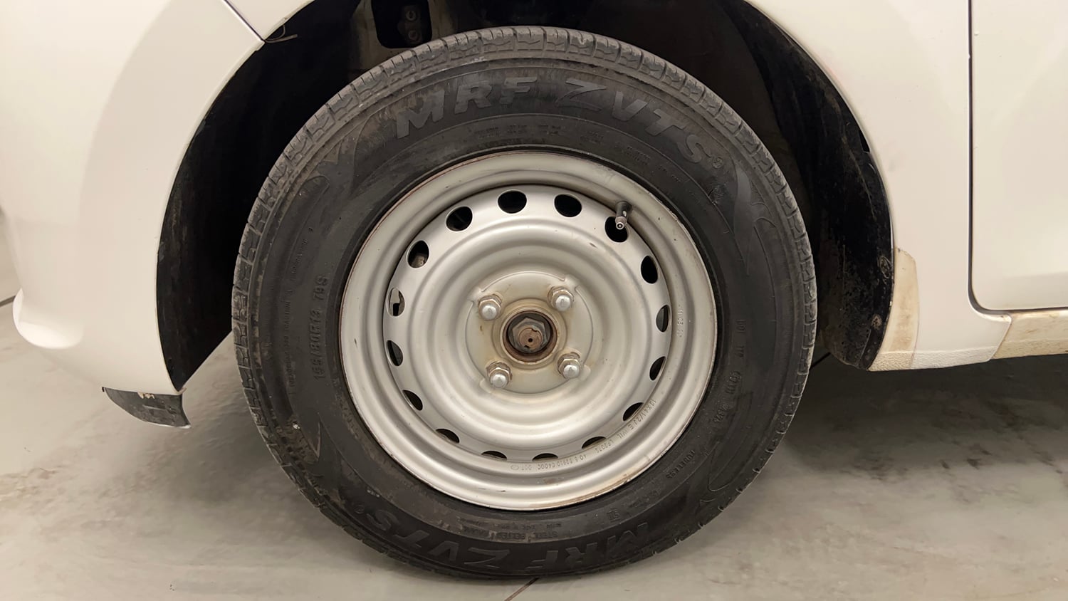 Used 2021 hyundai Santro Sportz Executive CNG Cng Manual tyres LEFT FRONT TYRE RIM VIEW