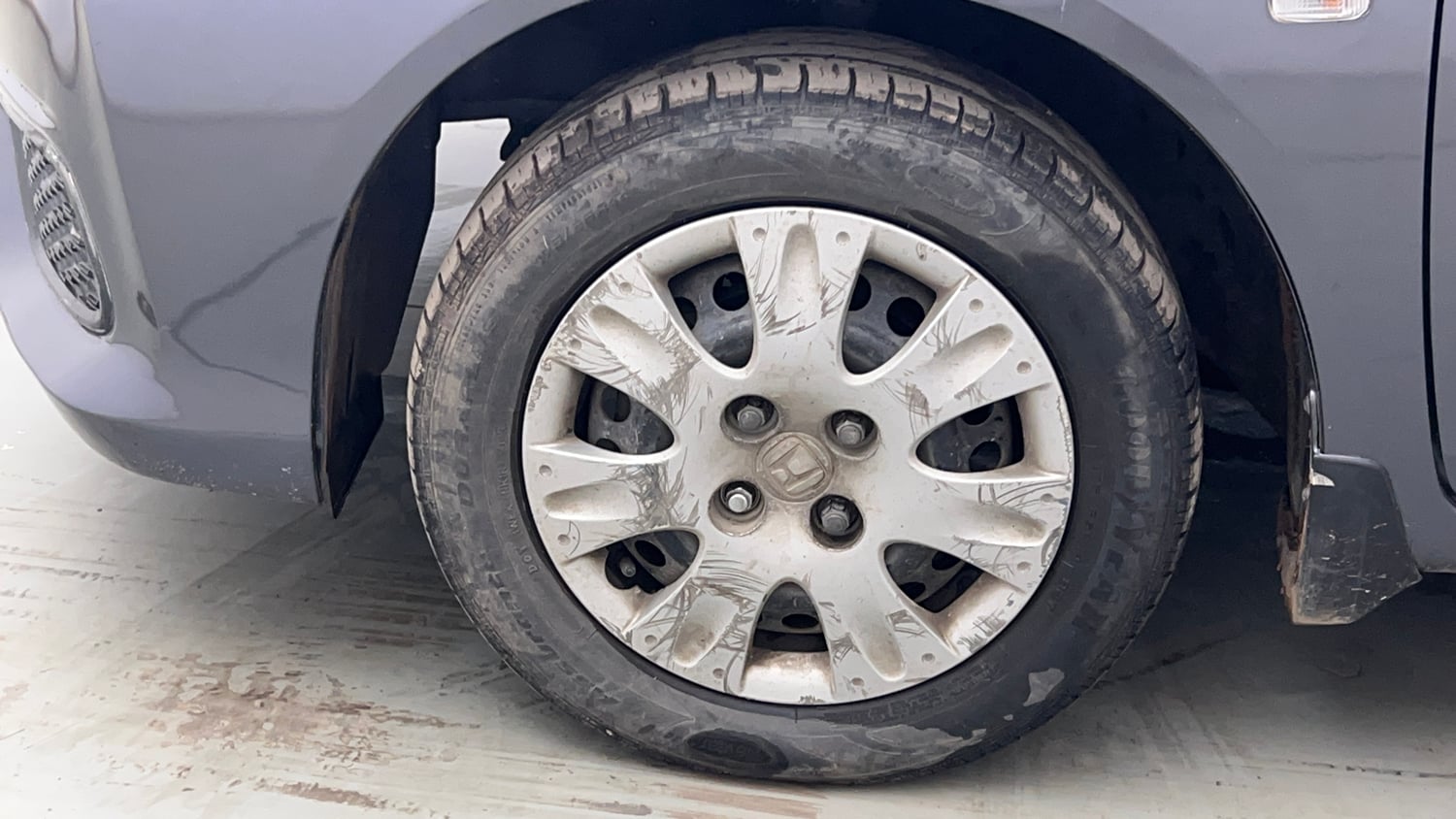 Used 2017 Honda Amaze 1.2 S i-VTEC Opt Petrol Manual tyres LEFT FRONT TYRE RIM VIEW