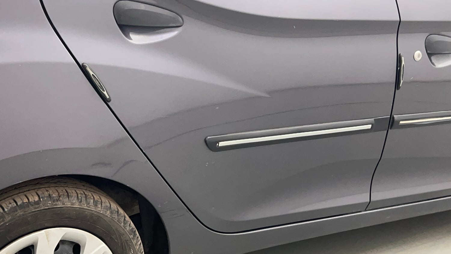 Used 2016 Hyundai Eon Magna + Petrol Manual dents MINOR DENT