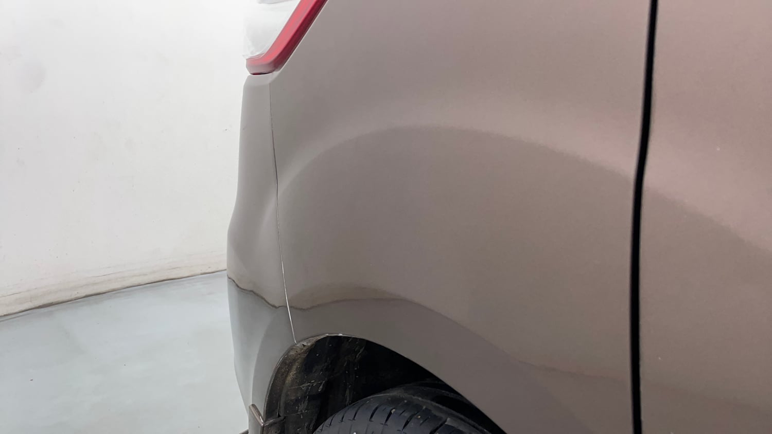 Used 2015 Maruti Suzuki Ertiga ZXi Petrol Manual dents MINOR DENT