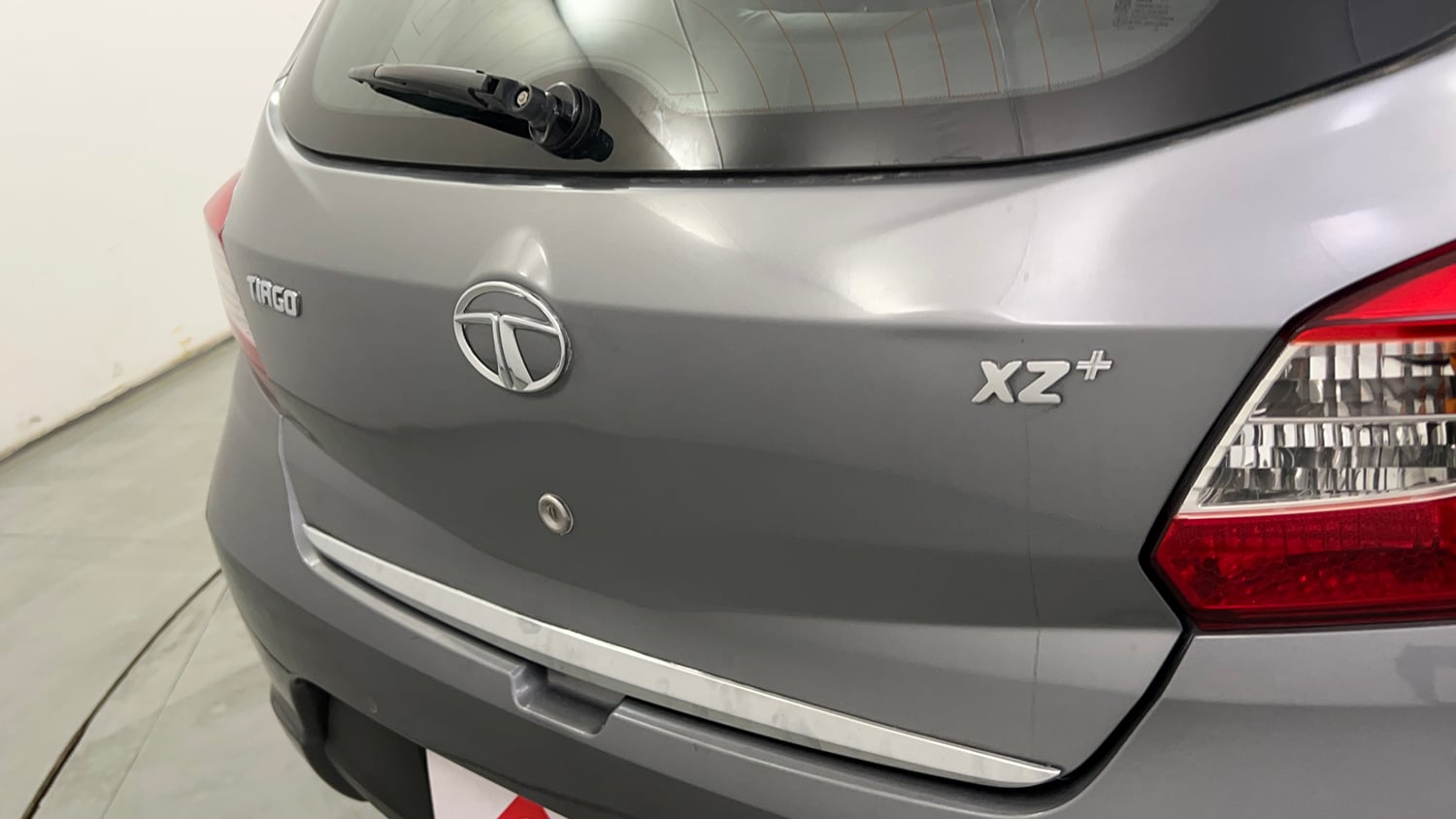 Used 2019 Tata Tiago Revotron XZ Plus Dual Tone Petrol Manual dents MINOR DENT