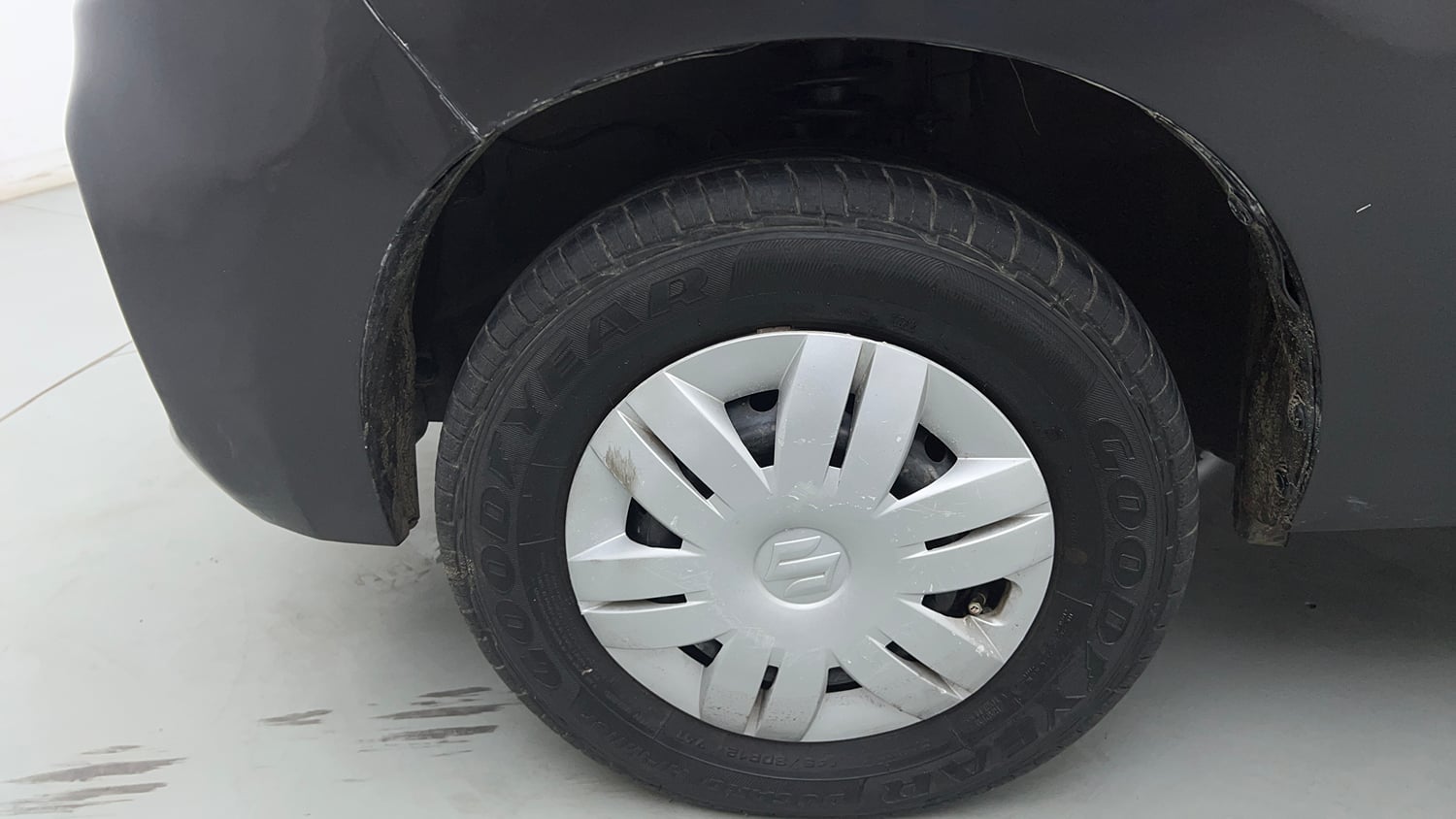Used 2020 Maruti Suzuki Alto 800 LXi Petrol Manual tyres LEFT FRONT TYRE RIM VIEW