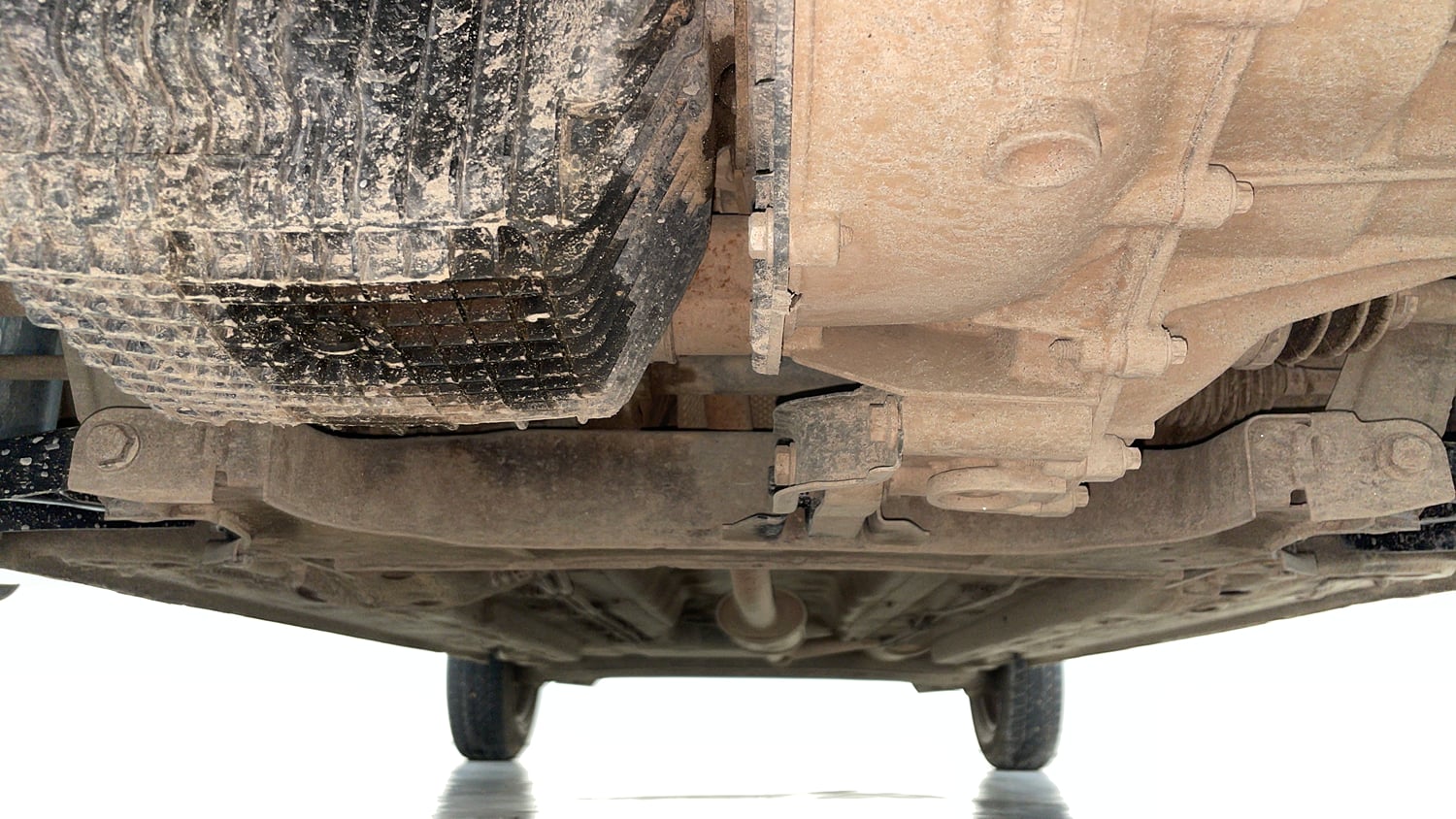 Used 2022 Renault Kwid RXT 1.0 AMT (O) Petrol Automatic extra FRONT LEFT UNDERBODY VIEW