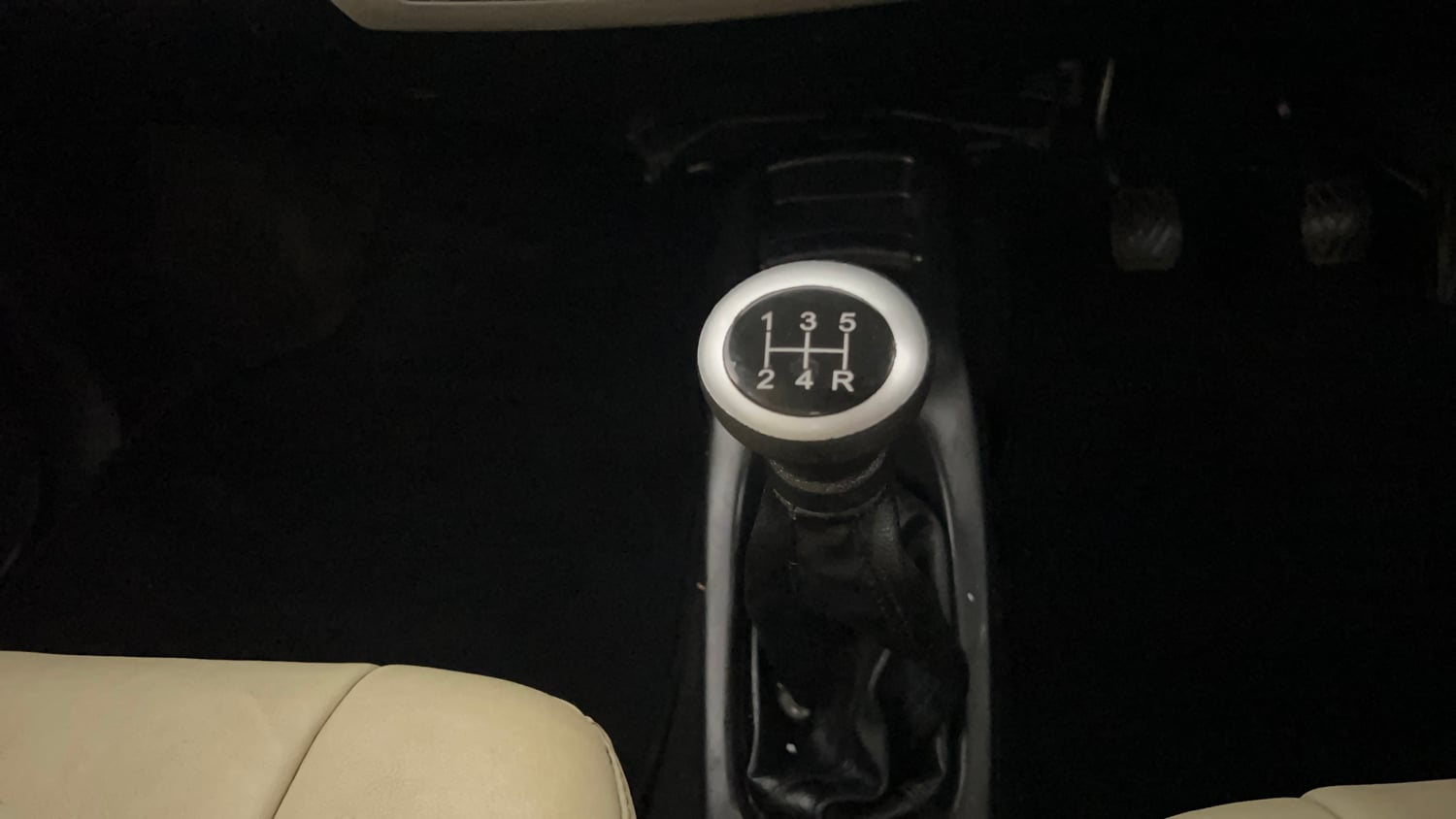 Used 2013 Maruti Suzuki Wagon R VXI Petrol Manual interior GEAR  KNOB VIEW