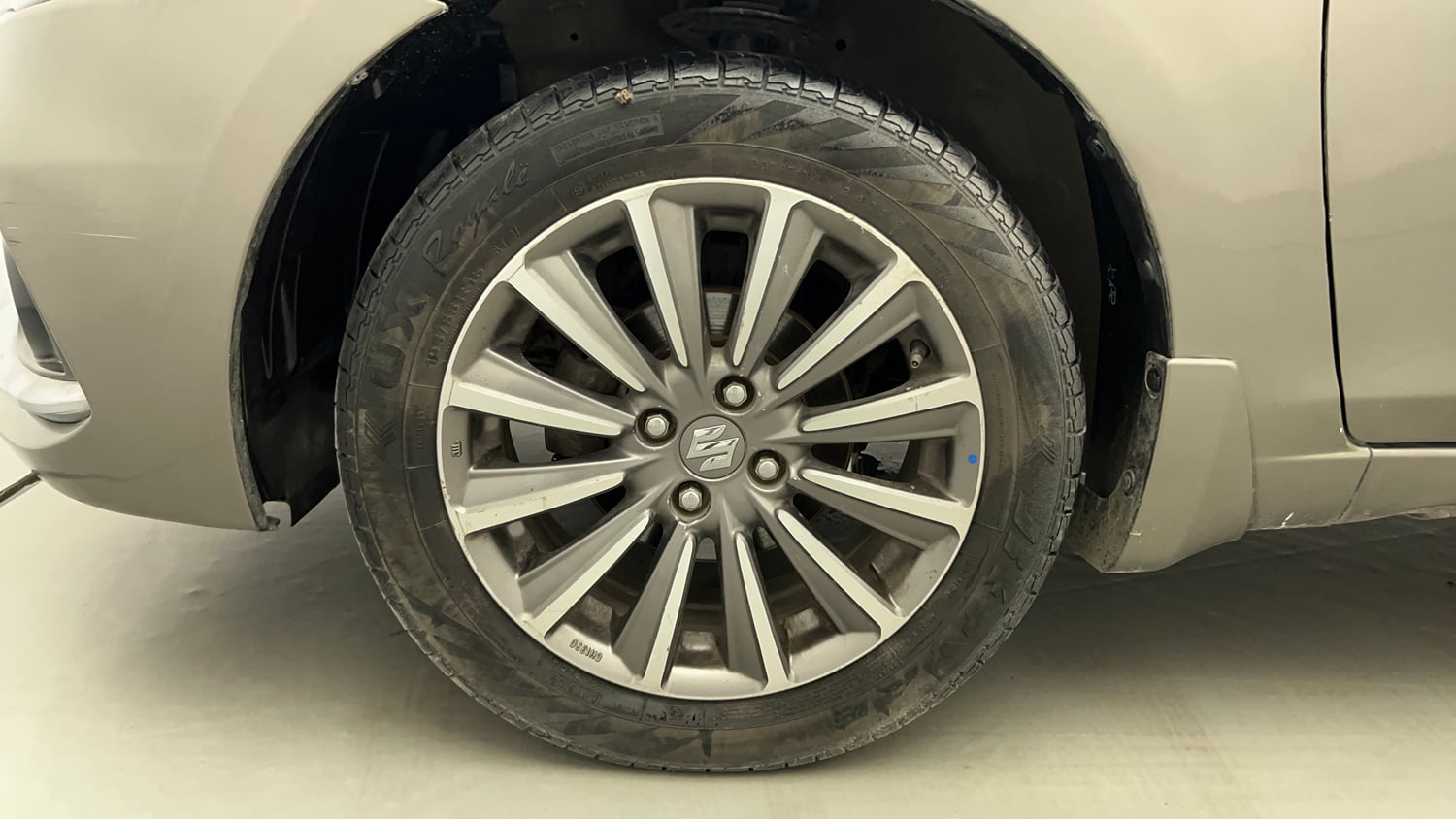 Used 2020 Maruti Suzuki Ciaz Alpha 1.5 AT Petrol Automatic tyres LEFT FRONT TYRE RIM VIEW