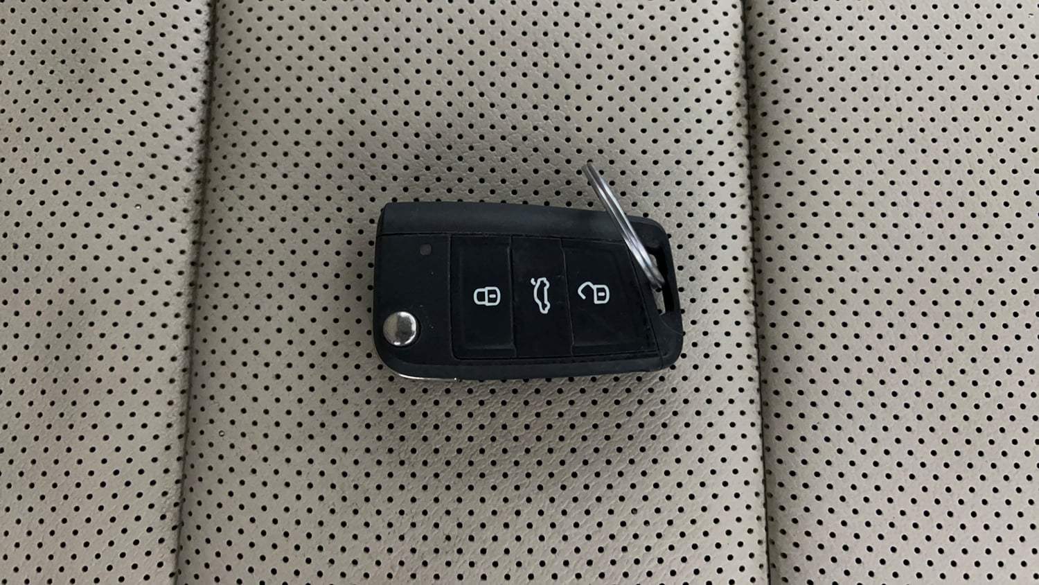 Used 2023 Skoda Slavia Style 1.0L TSI MT Petrol Manual extra CAR KEY VIEW