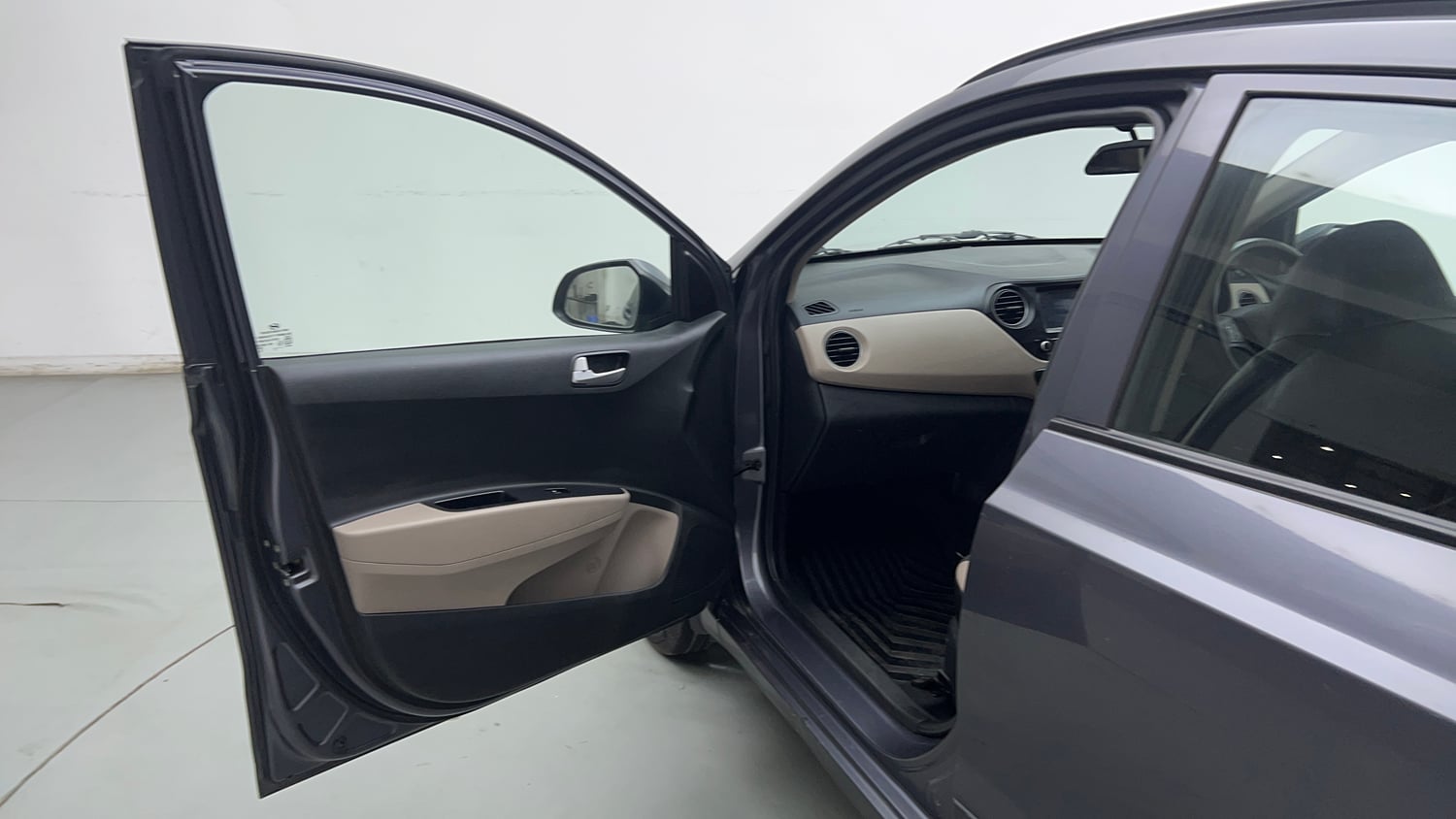 Used 2018 Hyundai Grand i10 Sportz 1.2 Kappa VTVT Petrol Manual interior LEFT FRONT DOOR OPEN VIEW