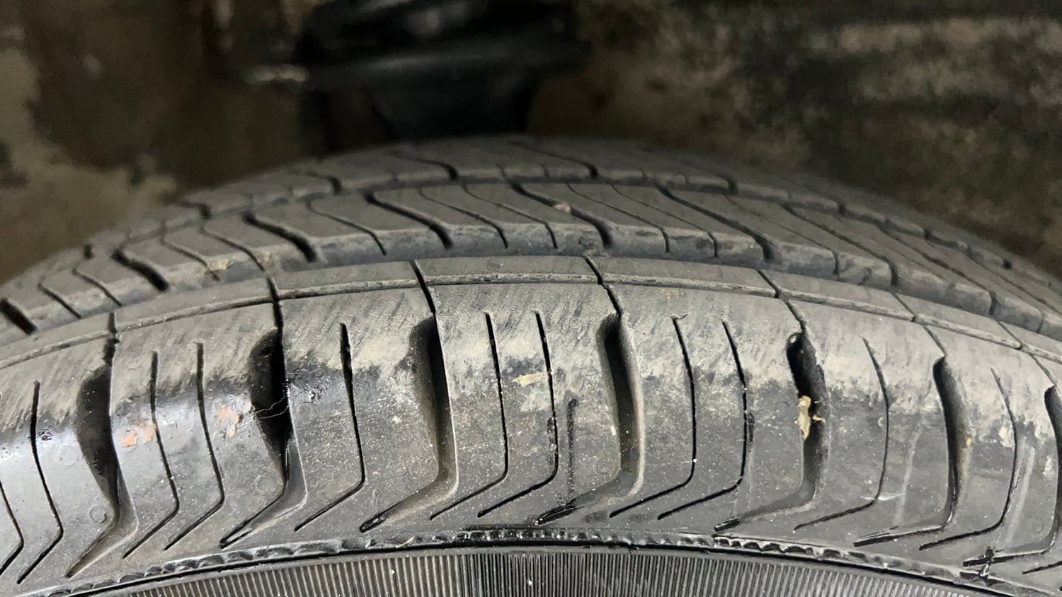 Used 2016 Maruti Suzuki Alto 800 Lxi Petrol Manual tyres RIGHT FRONT TYRE TREAD VIEW