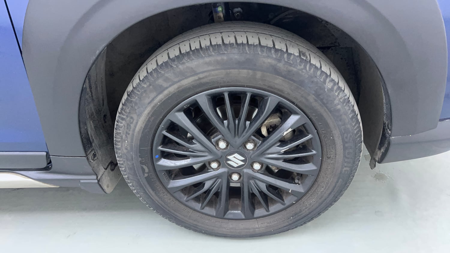Used 2021 Maruti Suzuki XL6 Alpha AT Petrol Petrol Automatic tyres RIGHT FRONT TYRE RIM VIEW