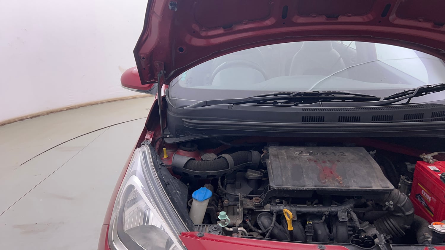 Used 2014 Hyundai Xcent S 1.2 Petrol Manual engine ENGINE RIGHT SIDE HINGE & APRON VIEW