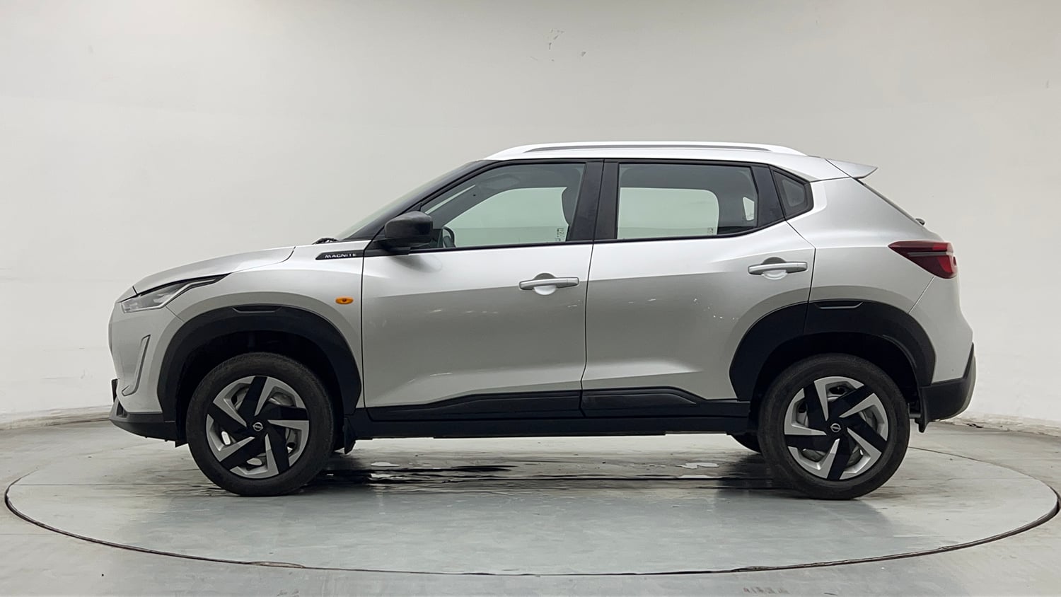 Used 2023 Nissan Magnite XE AMT Petrol Automatic exterior LEFT SIDE VIEW