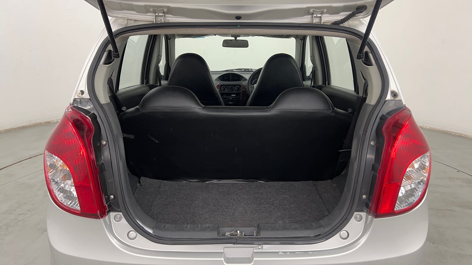 Used 2016 Maruti Suzuki Alto 800 Lxi Petrol Manual interior DICKY INSIDE VIEW