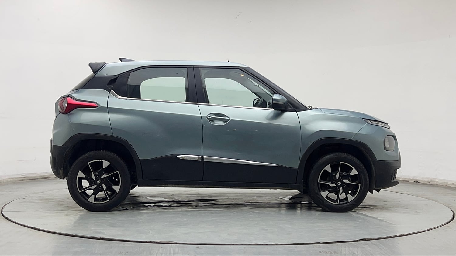 Used 2022 Tata Punch Accomplished MT Petrol Manual exterior RIGHT SIDE VIEW