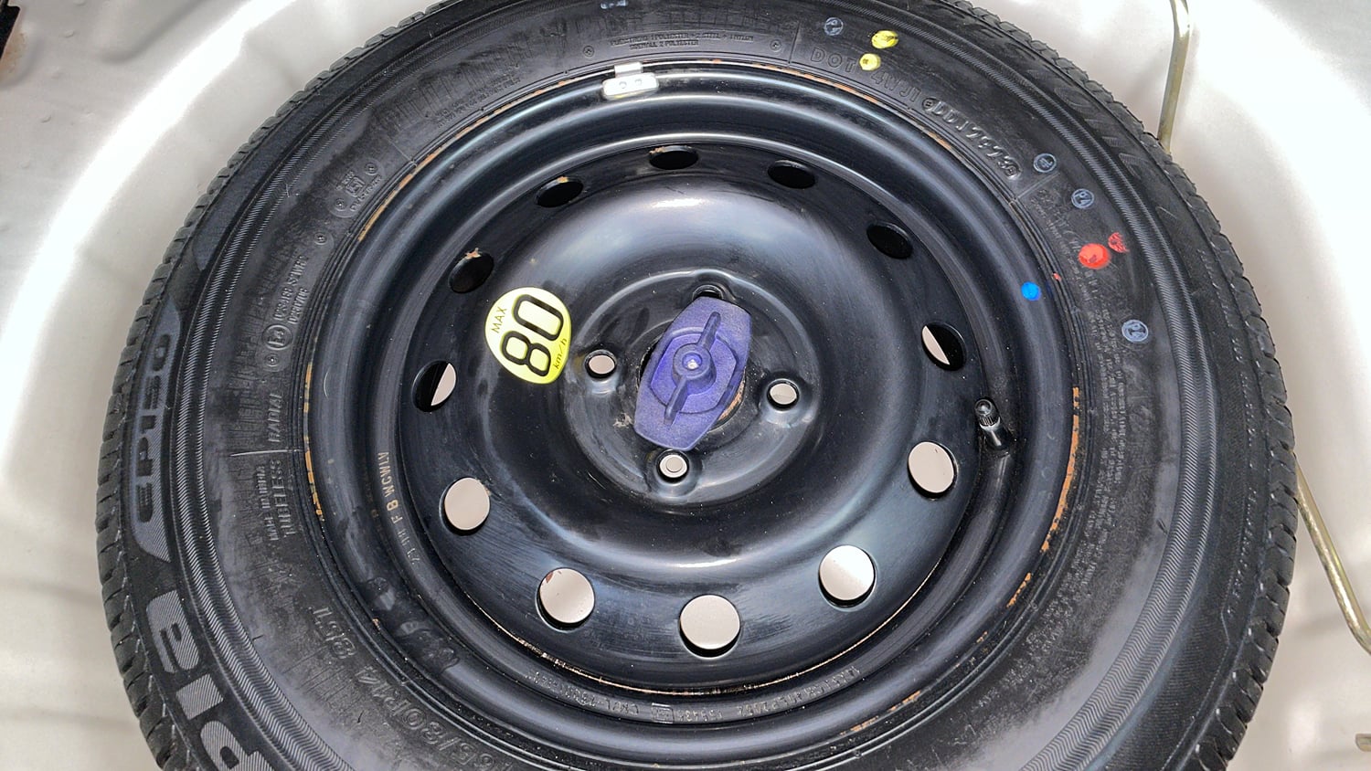Used 2023 Maruti Suzuki Swift ZXi Petrol Manual tyres SPARE TYRE VIEW