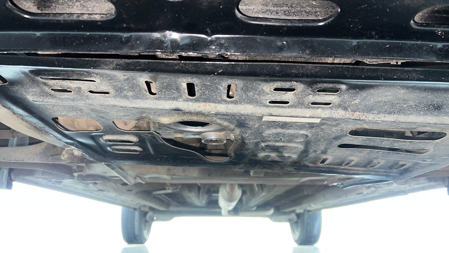 Used 2022 Renault Kiger RXT MT Petrol Manual extra FRONT LEFT UNDERBODY VIEW