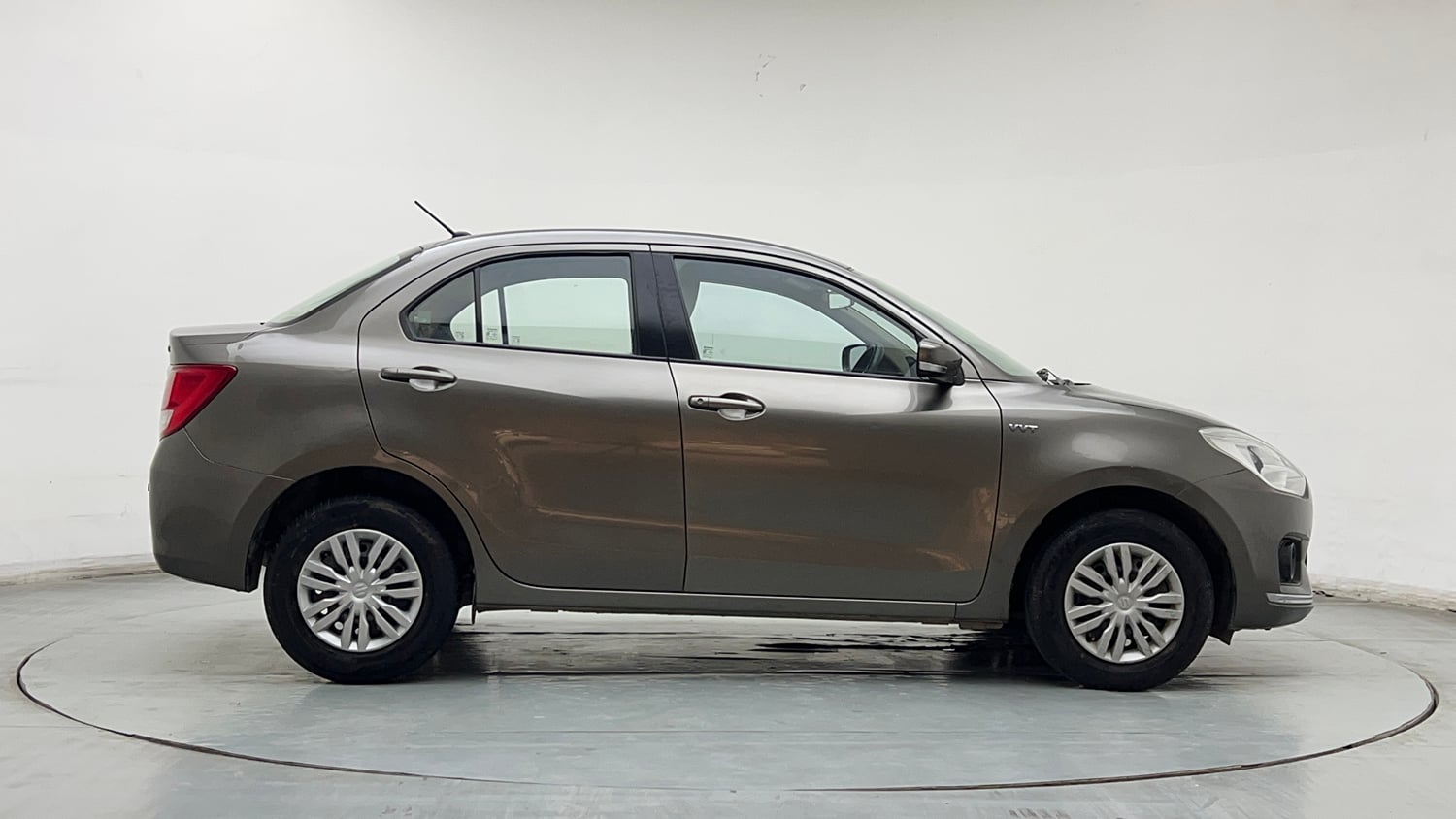 Used 2018 Maruti Suzuki Dzire VXi AMT Petrol Automatic exterior RIGHT SIDE VIEW