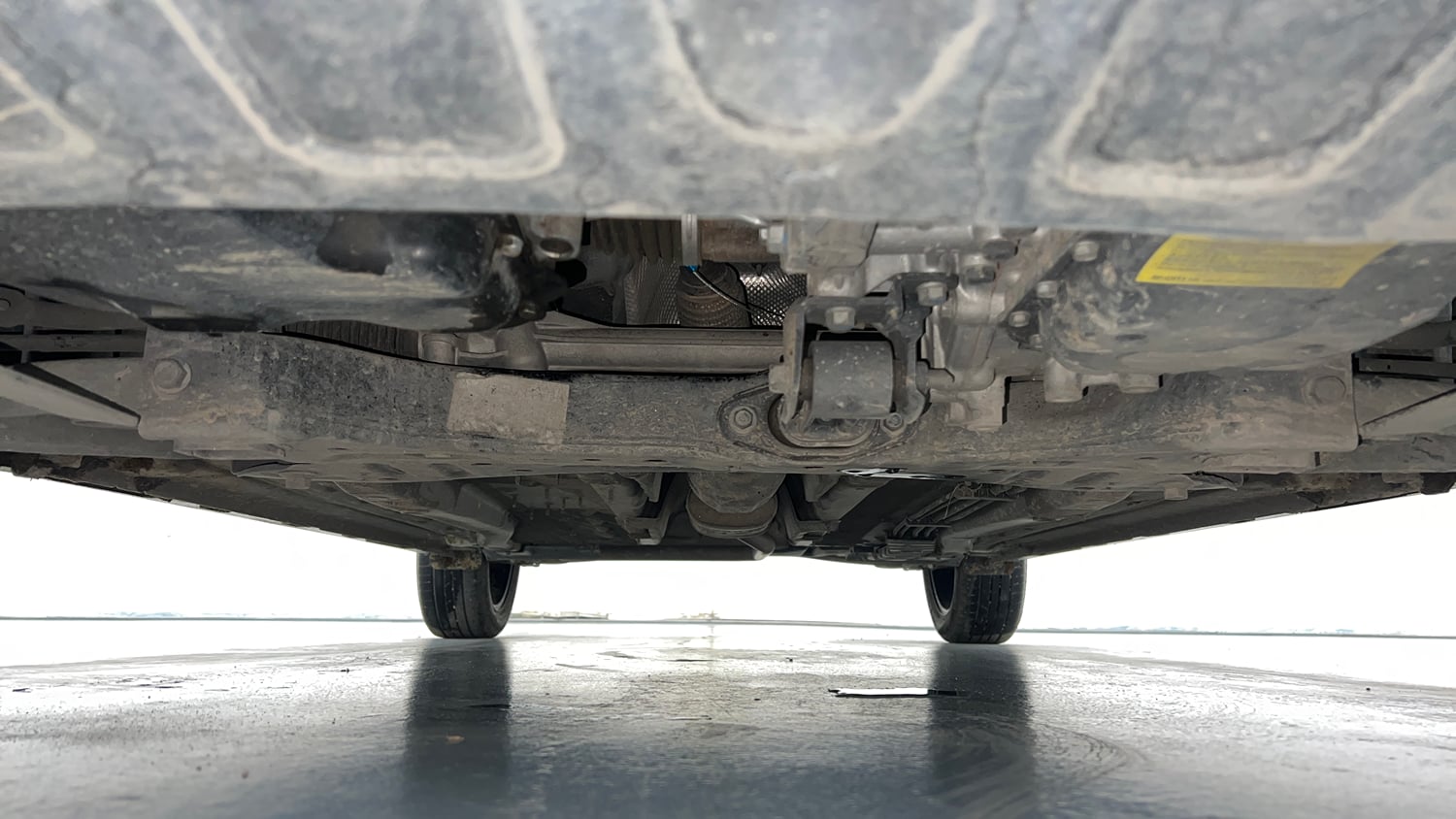 Used 2023 Hyundai i20 Asta (O) 1.2 IVT Petrol Automatic extra FRONT LEFT UNDERBODY VIEW