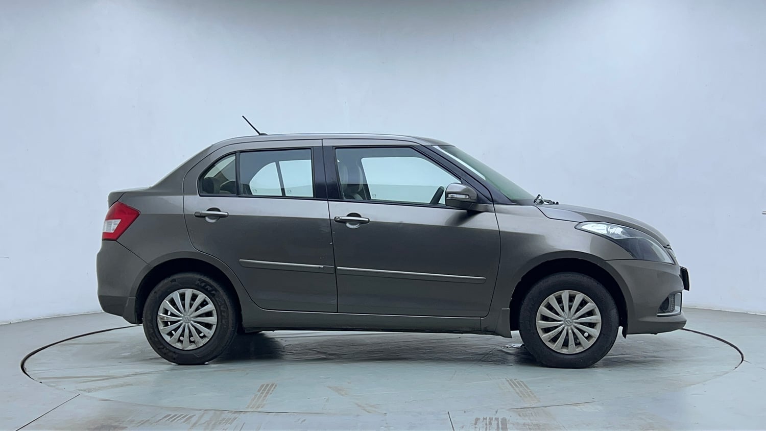 Used 2015 Maruti Suzuki Swift Dzire VXI Petrol Manual exterior RIGHT SIDE VIEW