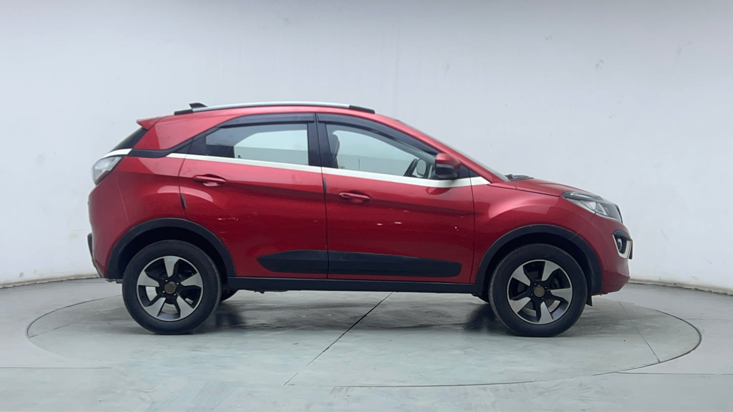 Used 2018 Tata Nexon XZ Plus Diesel Diesel Manual exterior RIGHT SIDE VIEW