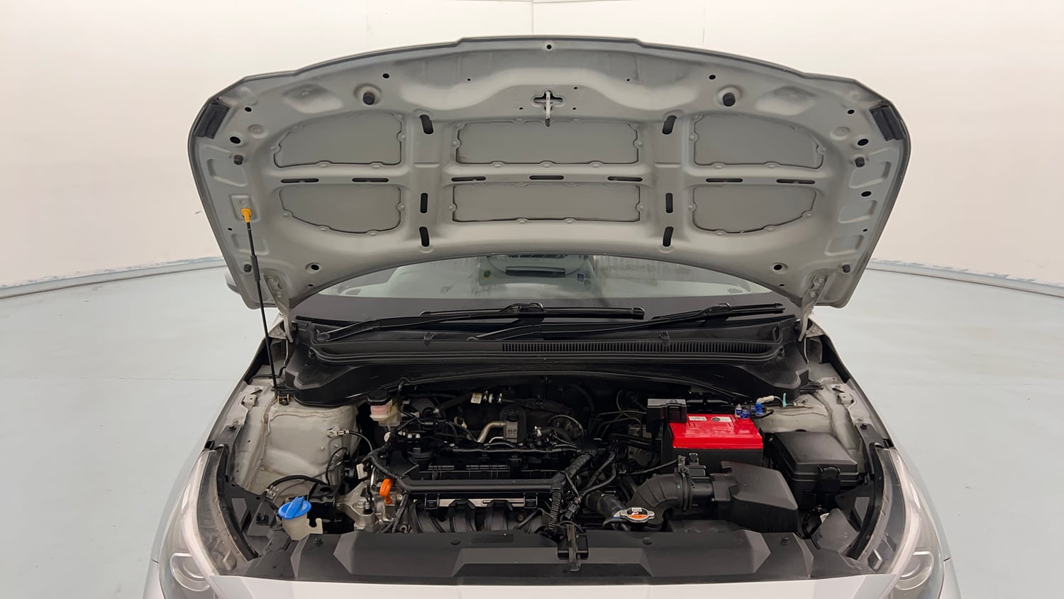 Used 2023 Hyundai i20 Asta (O) 1.2 IVT Petrol Automatic engine ENGINE & BONNET OPEN FRONT VIEW