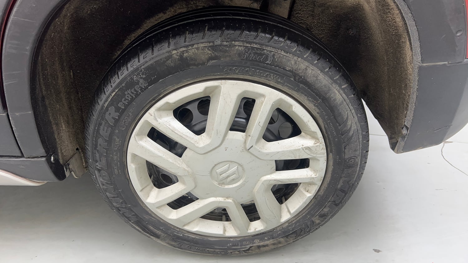 Used 2017 Maruti Suzuki Vitara Brezza VDi (O) Diesel Manual tyres LEFT REAR TYRE RIM VIEW