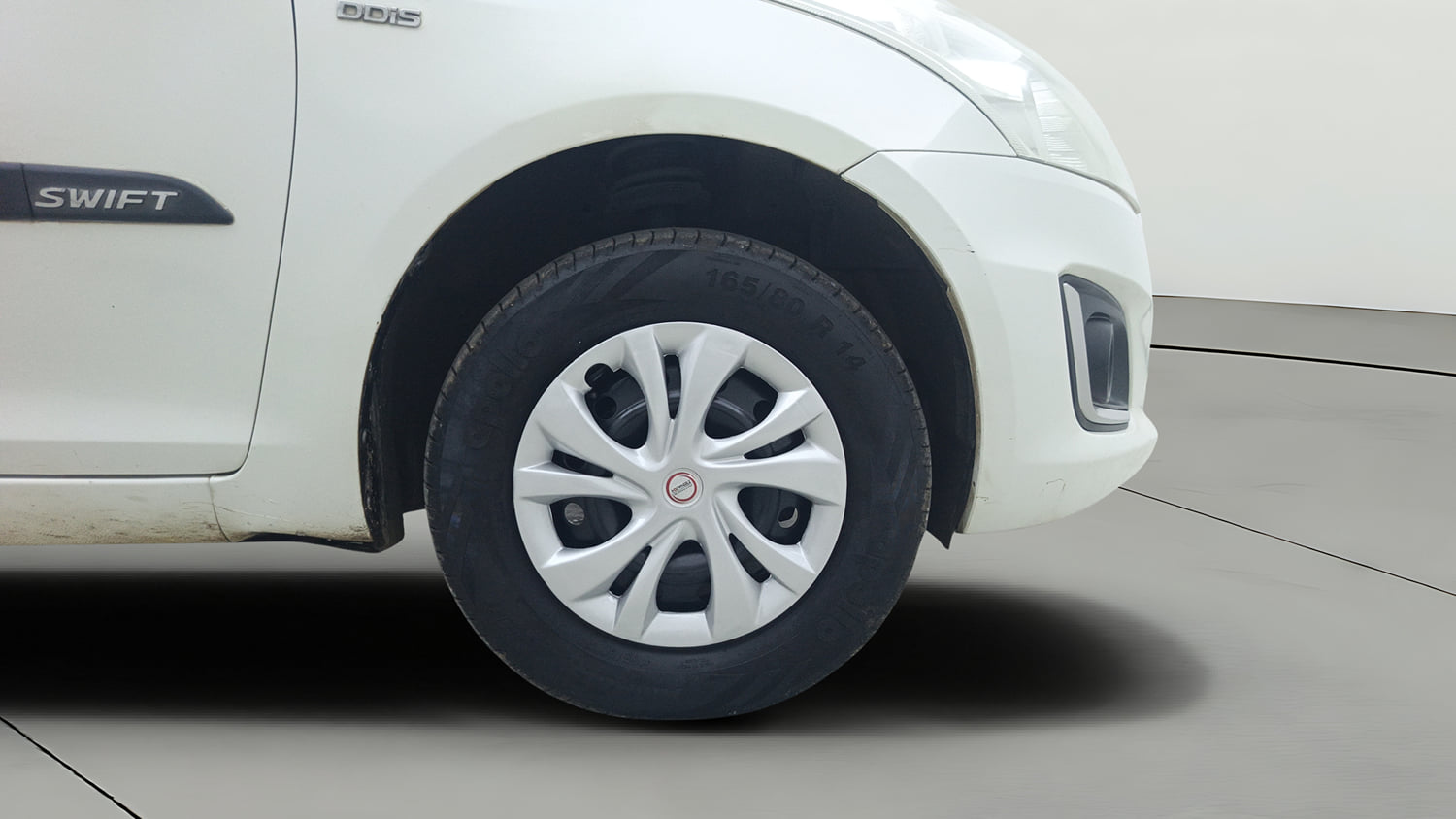 Used 2015 Maruti Suzuki Swift VDi Diesel Manual tyres RIGHT FRONT TYRE RIM VIEW