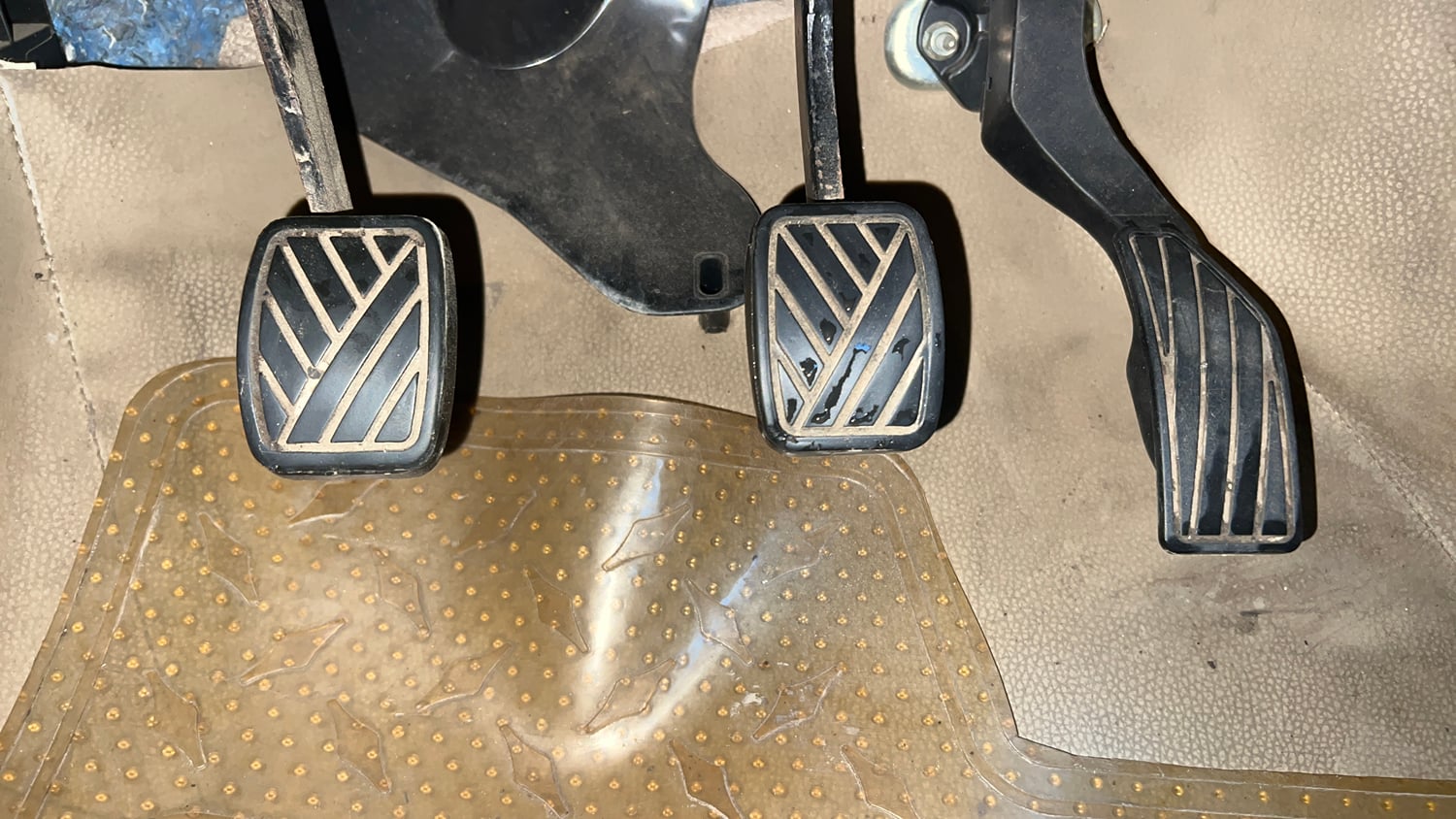 Used 2015 Maruti Suzuki Swift Dzire VXI Petrol Manual interior PEDALS VIEW