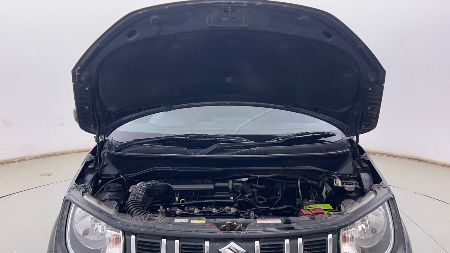 Used 2022 Maruti Suzuki Ignis Sigma 1.2 MT Petrol Manual engine ENGINE & BONNET OPEN FRONT VIEW