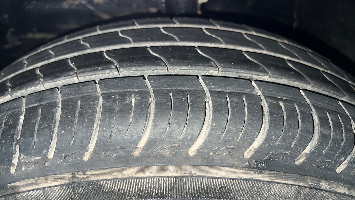 Used 2016 Maruti Suzuki Baleno Delta 1.2 Petrol Manual tyres LEFT FRONT TYRE TREAD VIEW