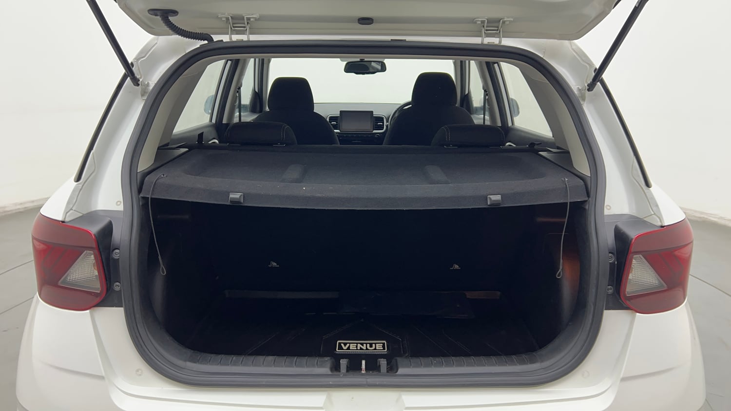 Used 2021 Hyundai Venue SX Plus 1.0 Turbo DCT Petrol Automatic interior DICKY INSIDE VIEW