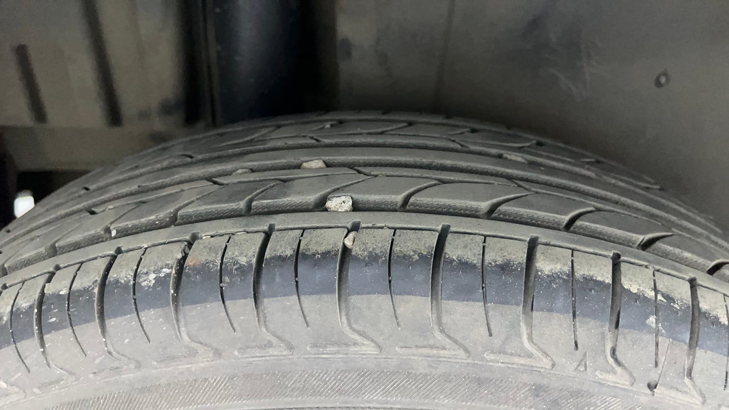 Used 2015 Maruti Suzuki Swift VDi Diesel Manual tyres RIGHT REAR TYRE TREAD VIEW