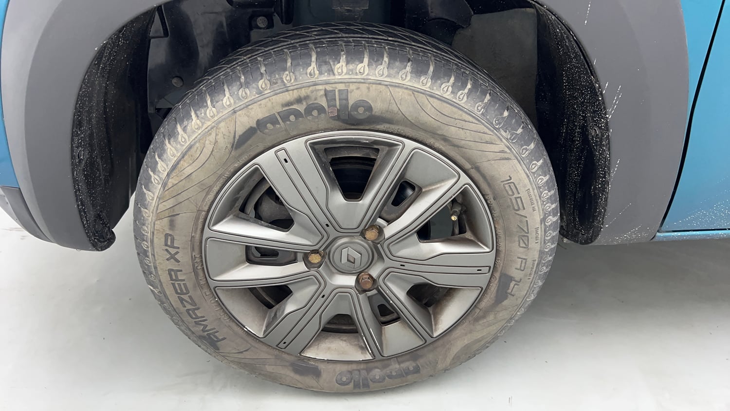 Used 2021 Renault Kwid Neotech RXL Petrol Manual tyres LEFT FRONT TYRE RIM VIEW